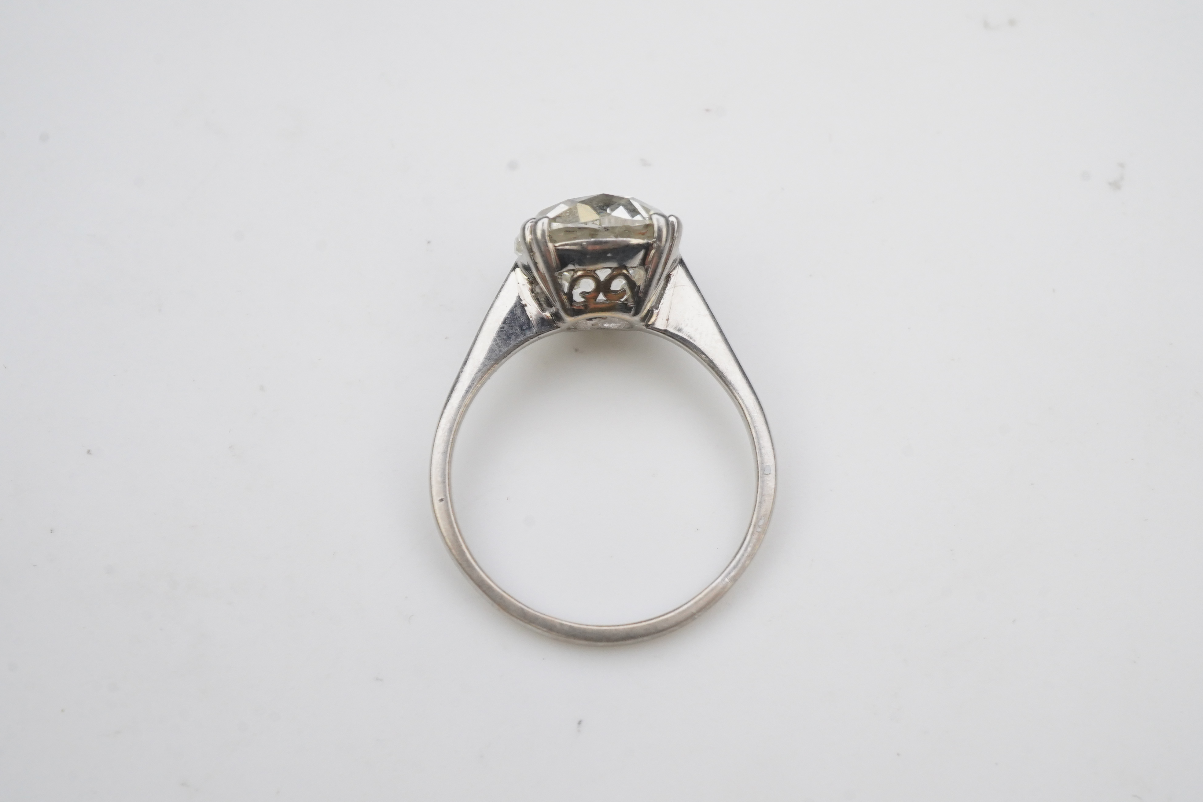 A solitaire diamond ring, early 20th century